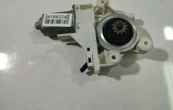 Ford Focus C-MAX Front door window regulator motor PR016D04408