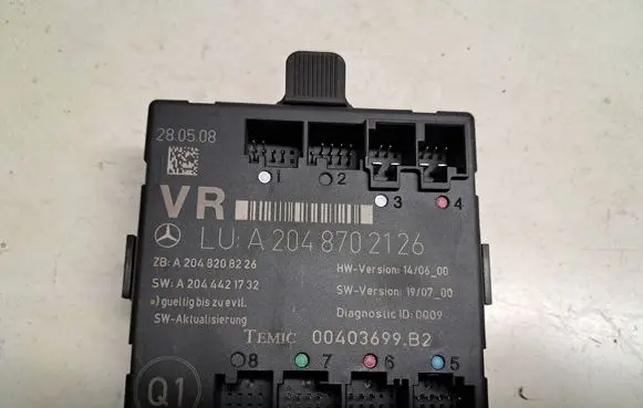 Mercedes-Benz C AMG W204 Door control unit/module A2048702126