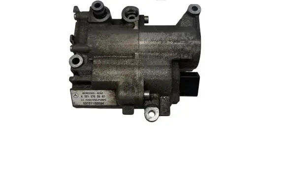 Mercedes-Benz S W221 Oil pump A2212700397 2212700397
