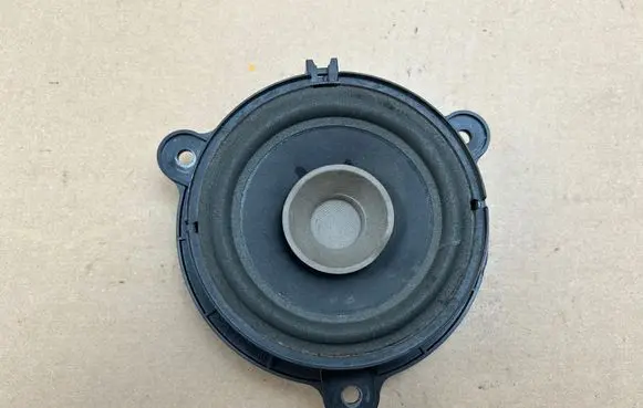 Renault Megane III Front door speaker 281440002R
