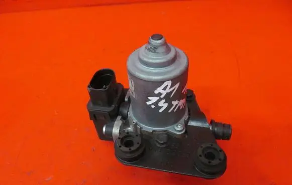 Audi A1 Vacuum pump 1J0919433B