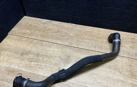 Jaguar F-Pace Engine coolant pipe/hose HK838C424AC