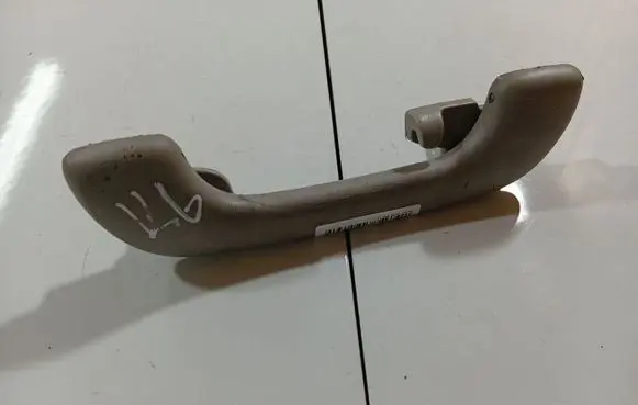 Rear interior roof grab handle