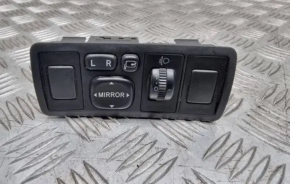 Toyota Avensis T250 Wing mirror switch 183575