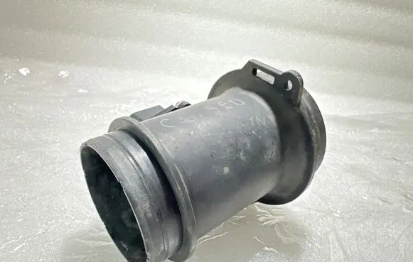 Audi A6 S6 C6 4F Mass air flow meter 059906461K