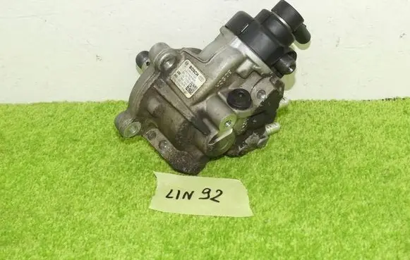 Skoda Octavia Mk3 (5E) Fuel injection high pressure pump 044011524 04L130755L