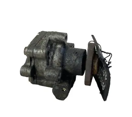 Volkswagen PASSAT B5.5 Power steering pump 8D01451770