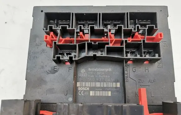 Volkswagen Touran I Central body control module 1K0937049
