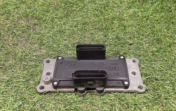 Volkswagen Bora Engine control unit/module 071905143