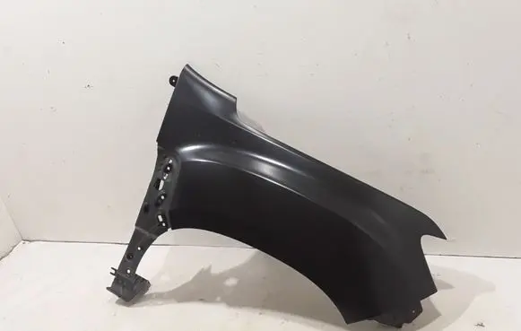 Dacia Duster II Fender 631006076R