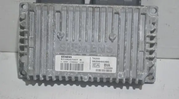 Peugeot 406 Engine control unit/module 9639944380
