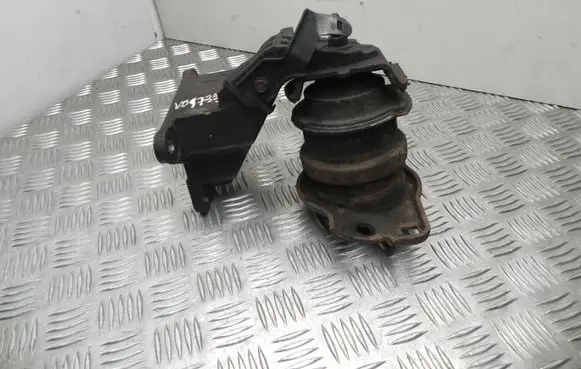 Nissan Navara D40 Engine mount bracket VD17393