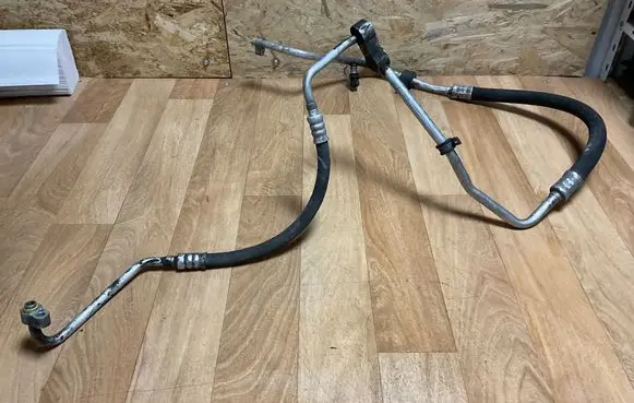 Volvo S40, V40 Air conditioning (A/C) pipe/hose 
