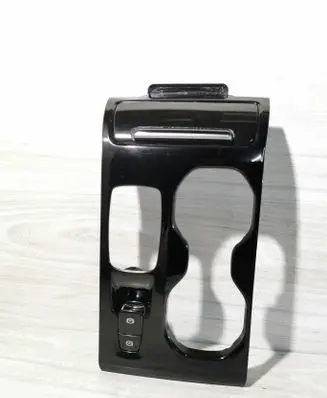 Volvo XC40 Gear shifter surround trim plastic 31469010 31456219 31694797