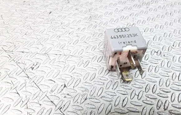 Audi A8 S8 D2 4D Other relay 443951253K