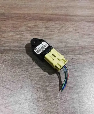 Toyota Avensis T250 Airbag deployment crash/impact sensor 8983105010