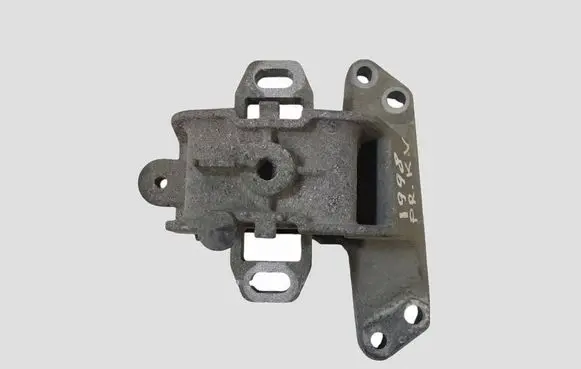 Peugeot 508 Engine mount bracket