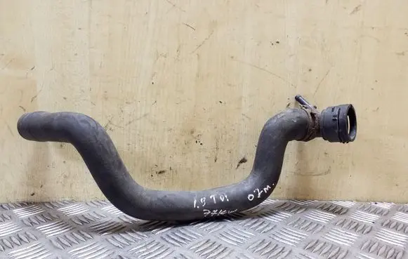 Volkswagen Touran I Engine coolant pipe/hose