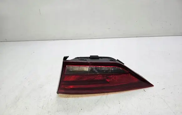 Audi A3 S3 8V Tailgate rear/tail lights 8V5945094G