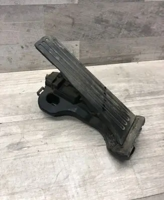 Skoda Octavia Mk2 (1Z) Accelerator throttle pedal 1K1721503AT