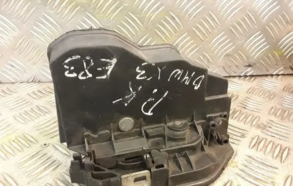 BMW X3 E83 Coupe door lock (next to the handle) 7154627