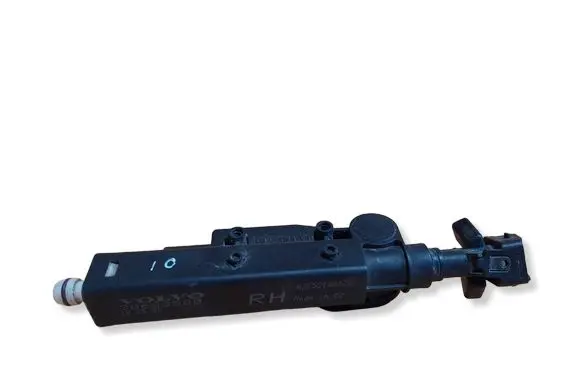 Volvo V70 Headlight washer spray nozzle 30663580