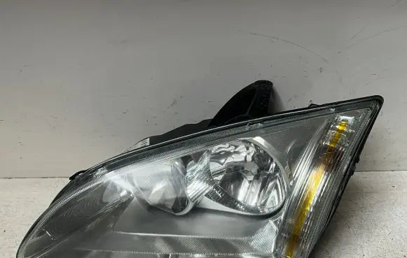 Ford Focus Headlight/headlamp 4M5113W030AF