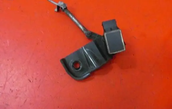 Mercedes-Benz S W221 Air suspension front height level sensor A0105427717