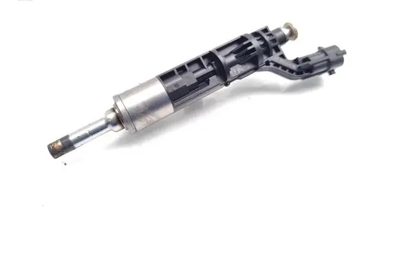 Peugeot 308 Fuel injector 0261500755