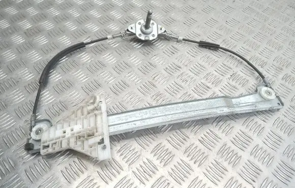 Rear door manual window regulator