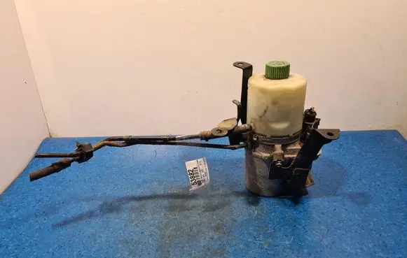 Skoda Fabia Mk2 (5J) Power steering pump 6R0423156B