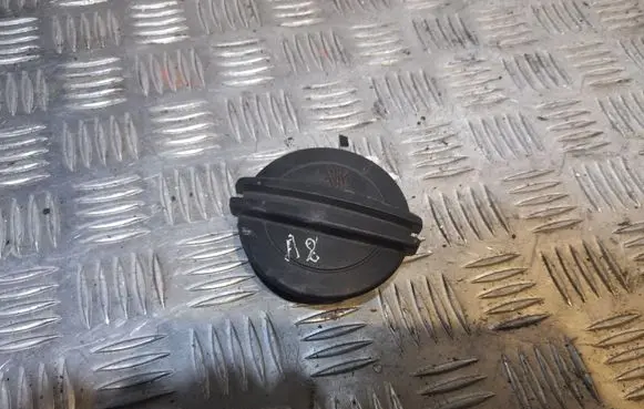 Audi A8 S8 D4 4H Coolant expansion tank/reservoir cap 3C0121321