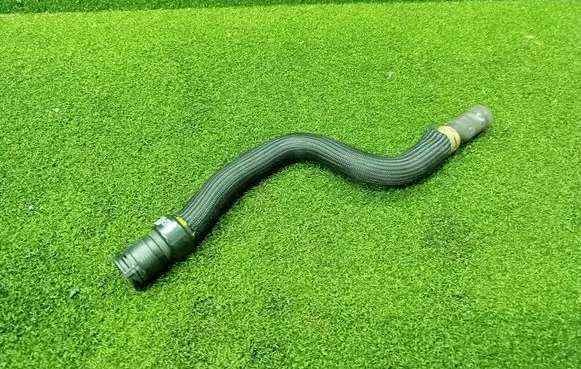 Peugeot 3008 II Engine coolant pipe/hose 9822195080
