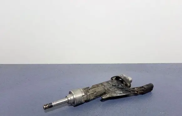 BMW M3 Fuel injector 8671991