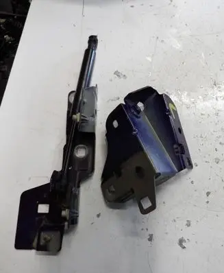 Renault Zoe Fender mounting bracket