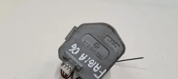 Skoda Fabia Mk1 (6Y) Headlight level adjustment motor 6Y0941295