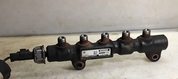 Volvo V50 Fuel main line pipe 9654592680 9658227880
