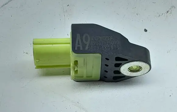 Toyota Prius (XW30) Airbag deployment crash/impact sensor 8983175010