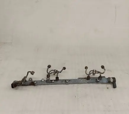 BMW 5 E60 E61 Fuel distributor 0445216008 7788679
