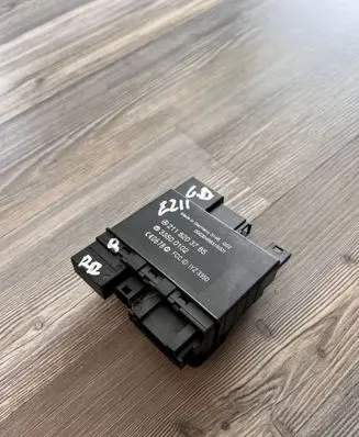 Mercedes-Benz E W211 Keyless (KESSY) go control unit/module 2118203785