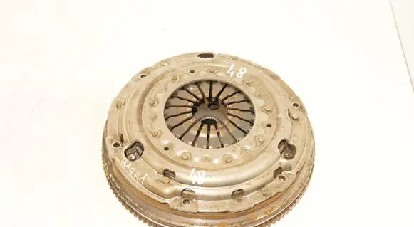 Suzuki Liana Dual mass flywheel M16A 7L14A DWUMASOWE