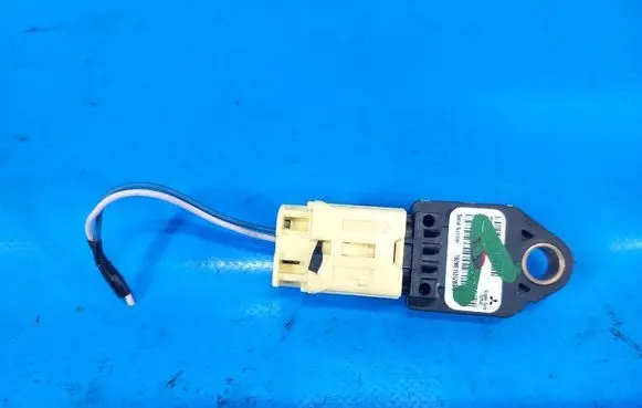 Mitsubishi Outlander Airbag deployment crash/impact sensor 8651A002