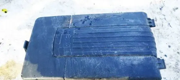 Battery box tray