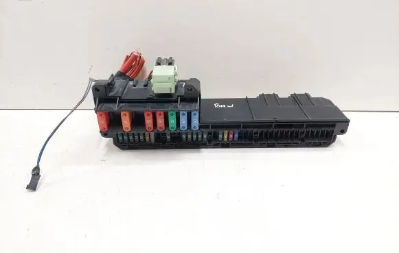 BMW 5 E60 E61 Fuse module 15613290