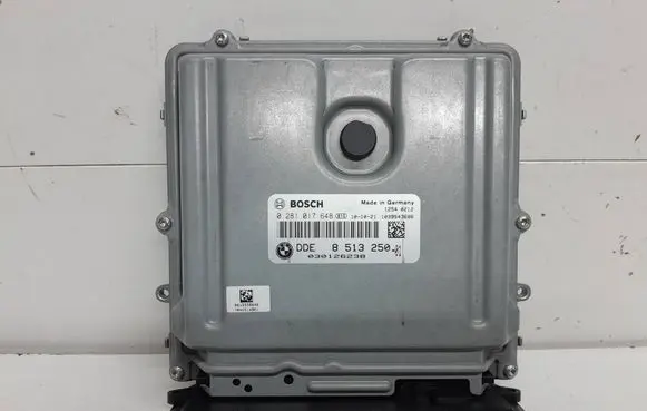 BMW 5 F10 F11 Engine control unit/module 851325001 8513250 0281017648