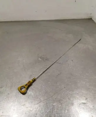 Hyundai i30 Oil level dip stick 