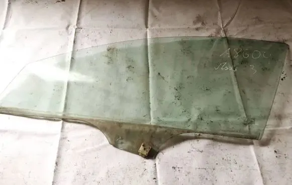 Mazda 3 II Front door window glass four-door as2