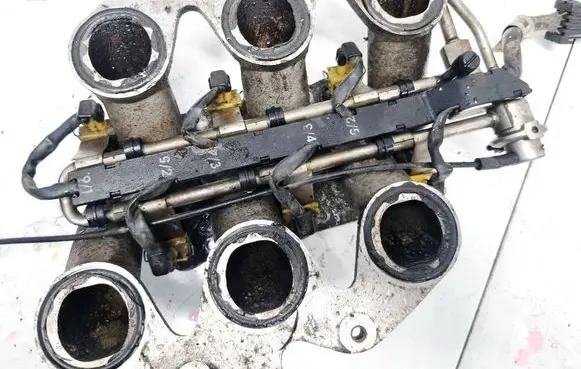 Cadillac CTS Fuel main line pipe 
