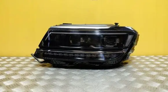 Volkswagen Tiguan Headlight/headlamp 5NL941081A 1684