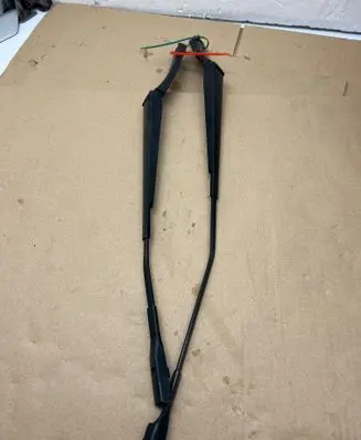 Volkswagen PASSAT B8 Front wiper blade arm 5E1955409